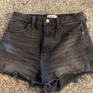 Abercrombie & Fitch ultra high rise mom short sz28
